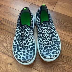 Oofos women’s shoes